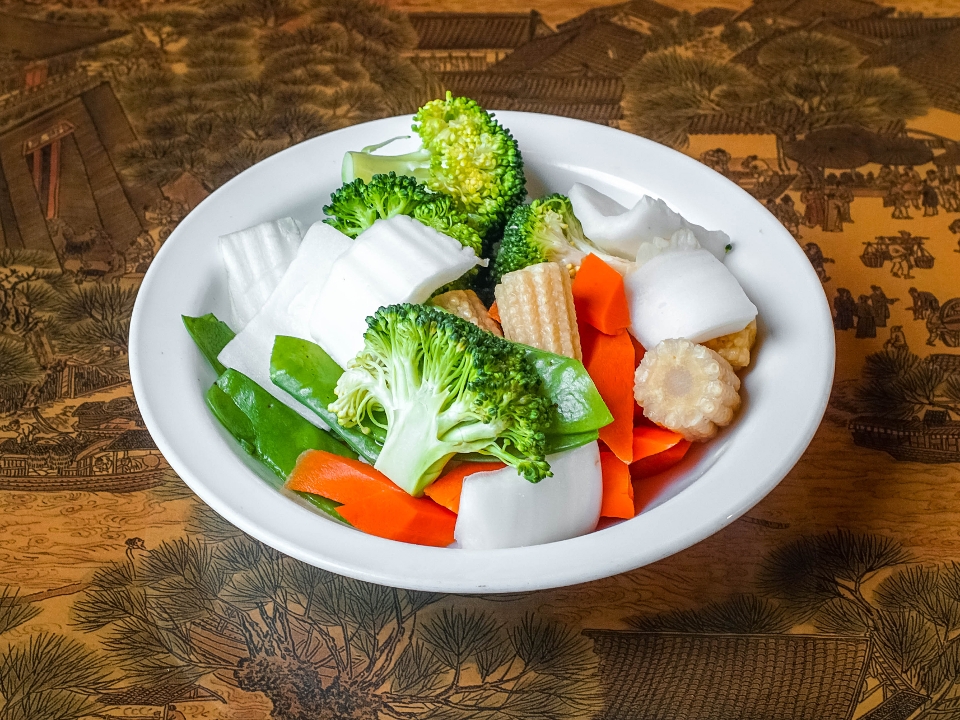 Order Steam Mixed Vegetables food online from J. Wong's Asian Bistro store, Salt Lake City on bringmethat.com