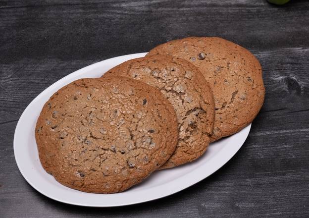 Order Chocolate Chip Cookie food online from Lino & Lucia's Italian Kitchen store, Chicago on bringmethat.com