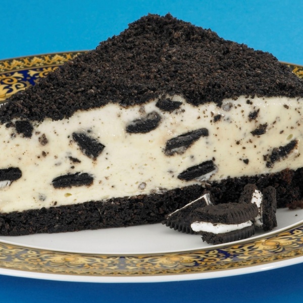 Order Oreo Mousse Cake food online from Planet Pizza Stamford store, Stamford on bringmethat.com