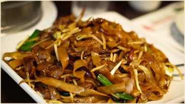 Order Soy Sauce Chow Fun 是油王炒河 food online from New Emmy's Restaurant store, San Francisco on bringmethat.com