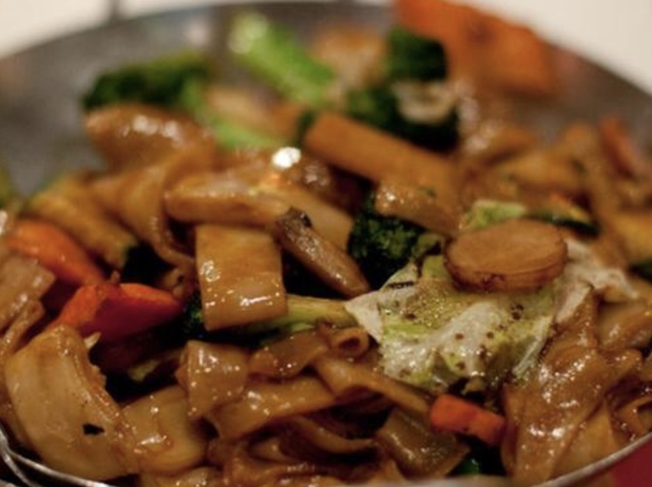 Order Vegetable Ho Fun food online from Orient House Chinese Restaurant store, Madison on bringmethat.com