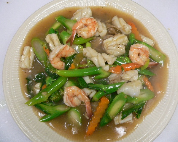 Order 54. Lard-Na Noodles food online from Siam Bay Thai Cuisine store, El Segundo on bringmethat.com