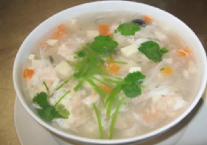 Order 4. Seafood Chowder Soup 海鲜豆腐汤 food online from North Village Chinese Restaurant store, Dayton on bringmethat.com
