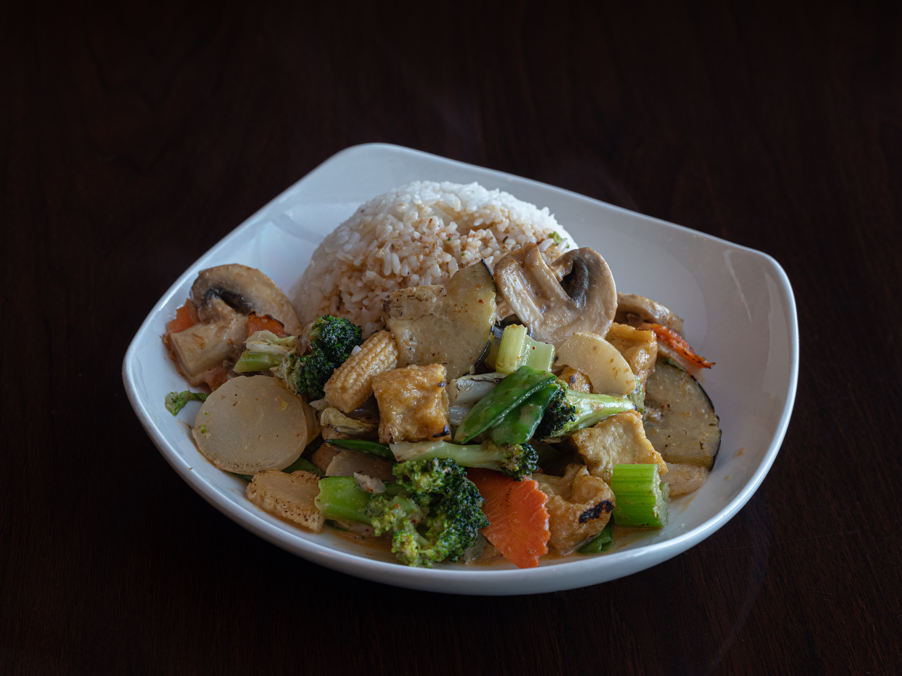 Order 37. Vegetable Curry food online from Phuket Thai store, Chesterfield on bringmethat.com
