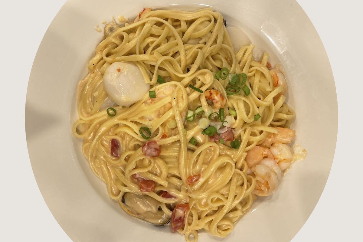 Order Crazy Pasta Dinner food online from Crazy Seafood store, West Springfield on bringmethat.com