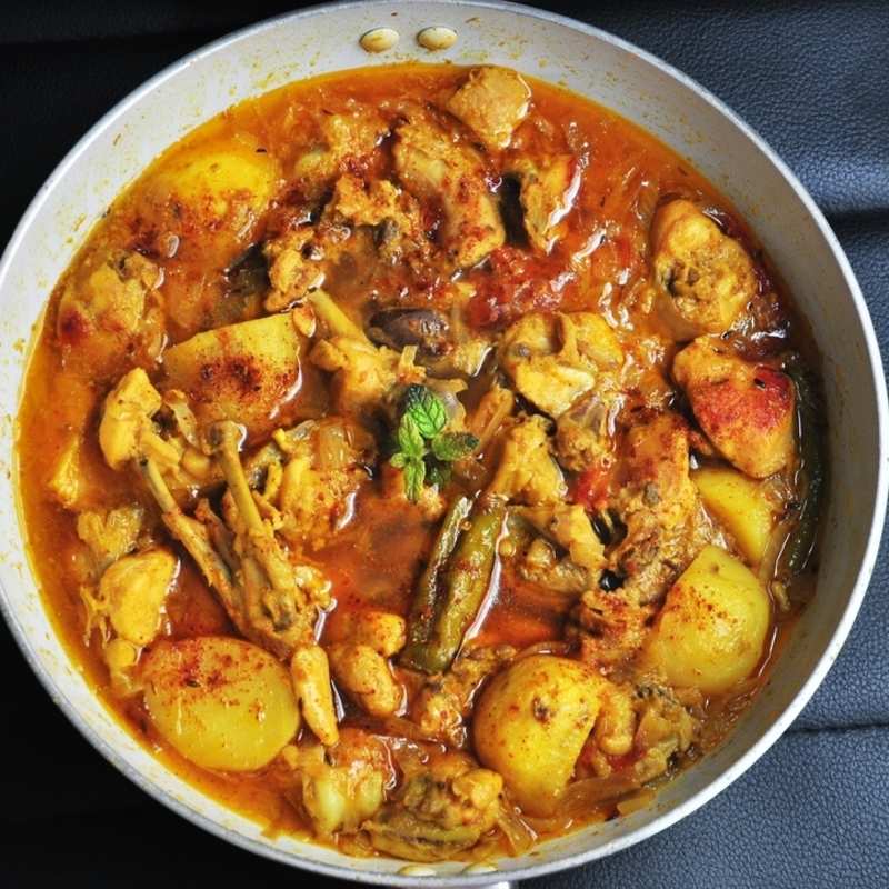 Order Chicken Curry with Potato food online from Halal2go store, Bellflower on bringmethat.com