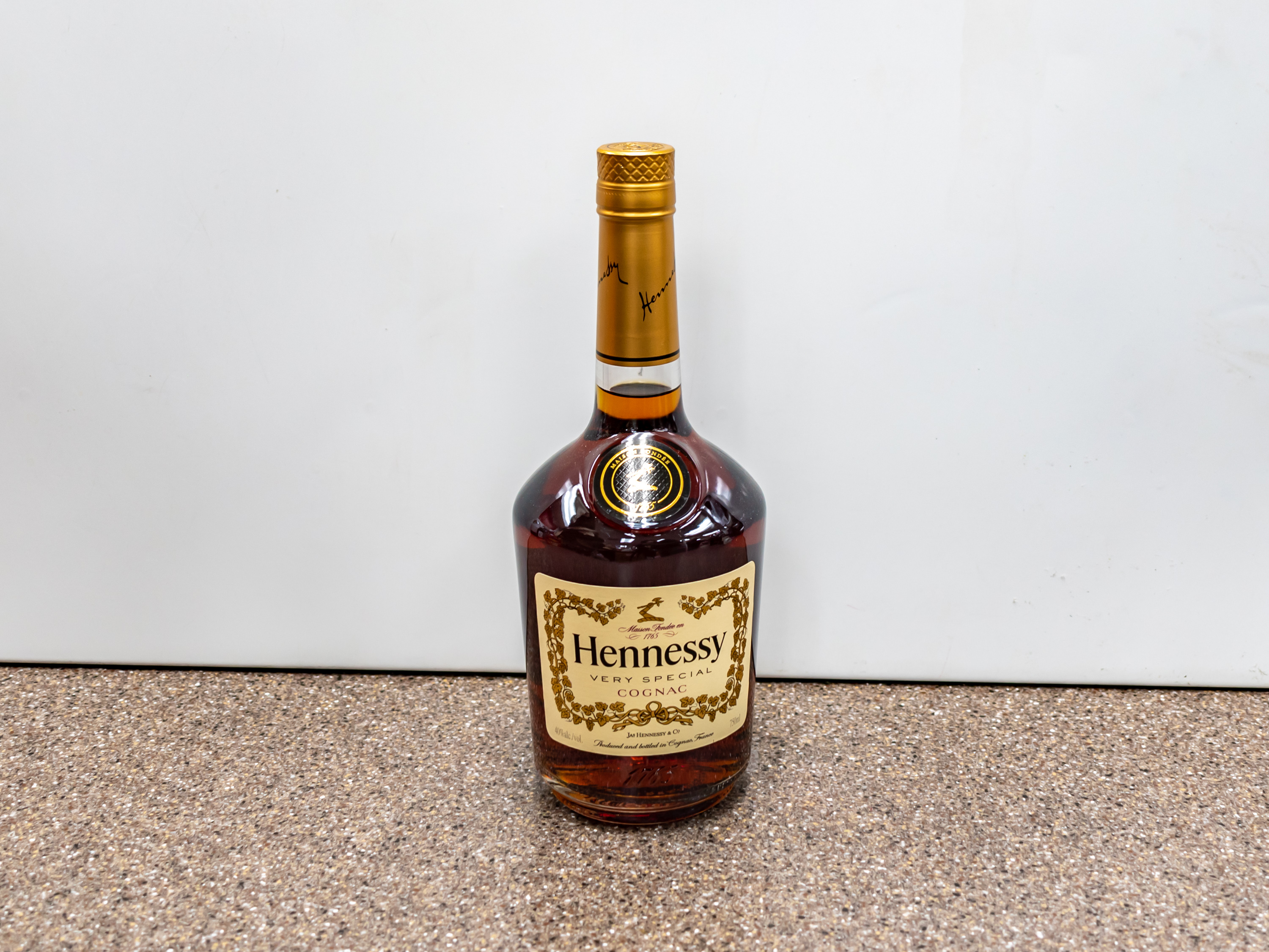 Order Hennessy V.S Cognac food online from Kangaroo Food Mart store, Cathedral City on bringmethat.com