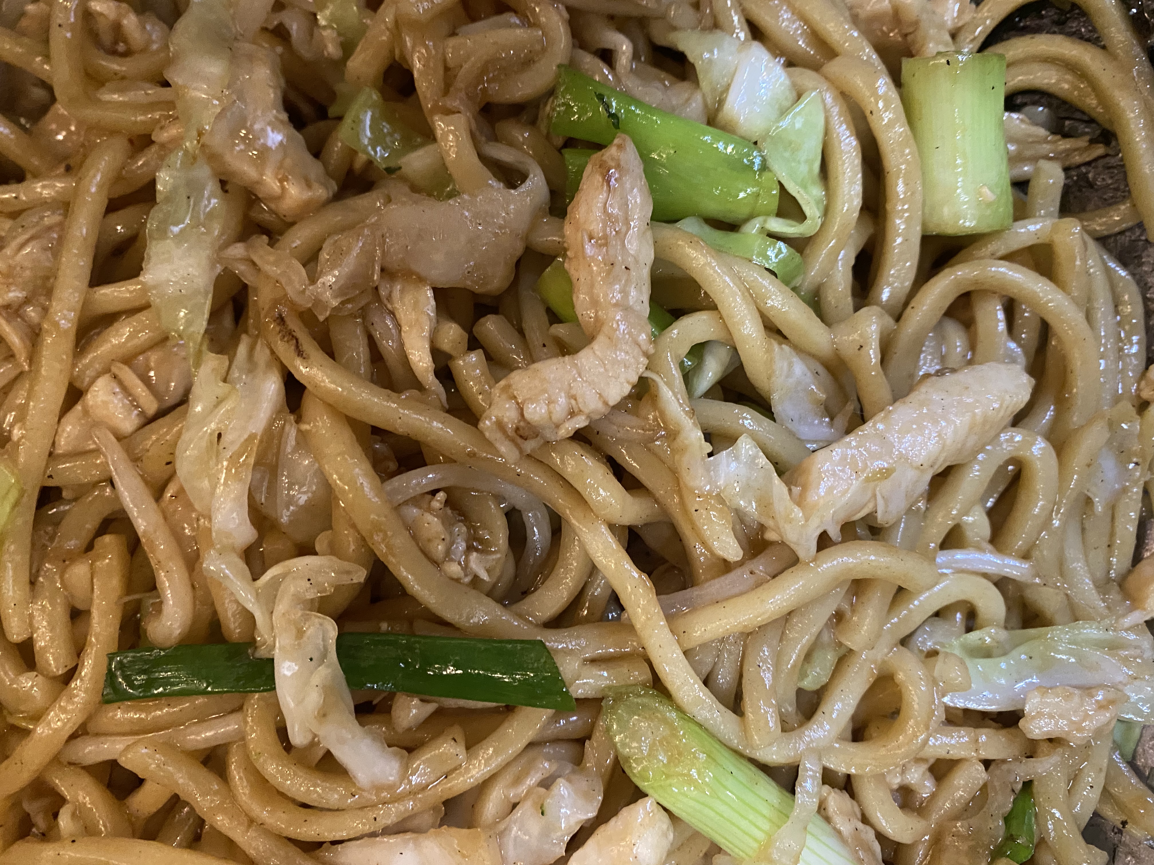 Order 151. Chicken Chow Mein food online from Yang Chow Restaurant store, Oakland on bringmethat.com
