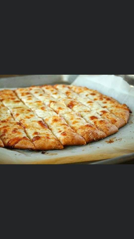 Order Cheesy Breadsticks - Appetizer food online from Grandslam Pizza store, Plum on bringmethat.com