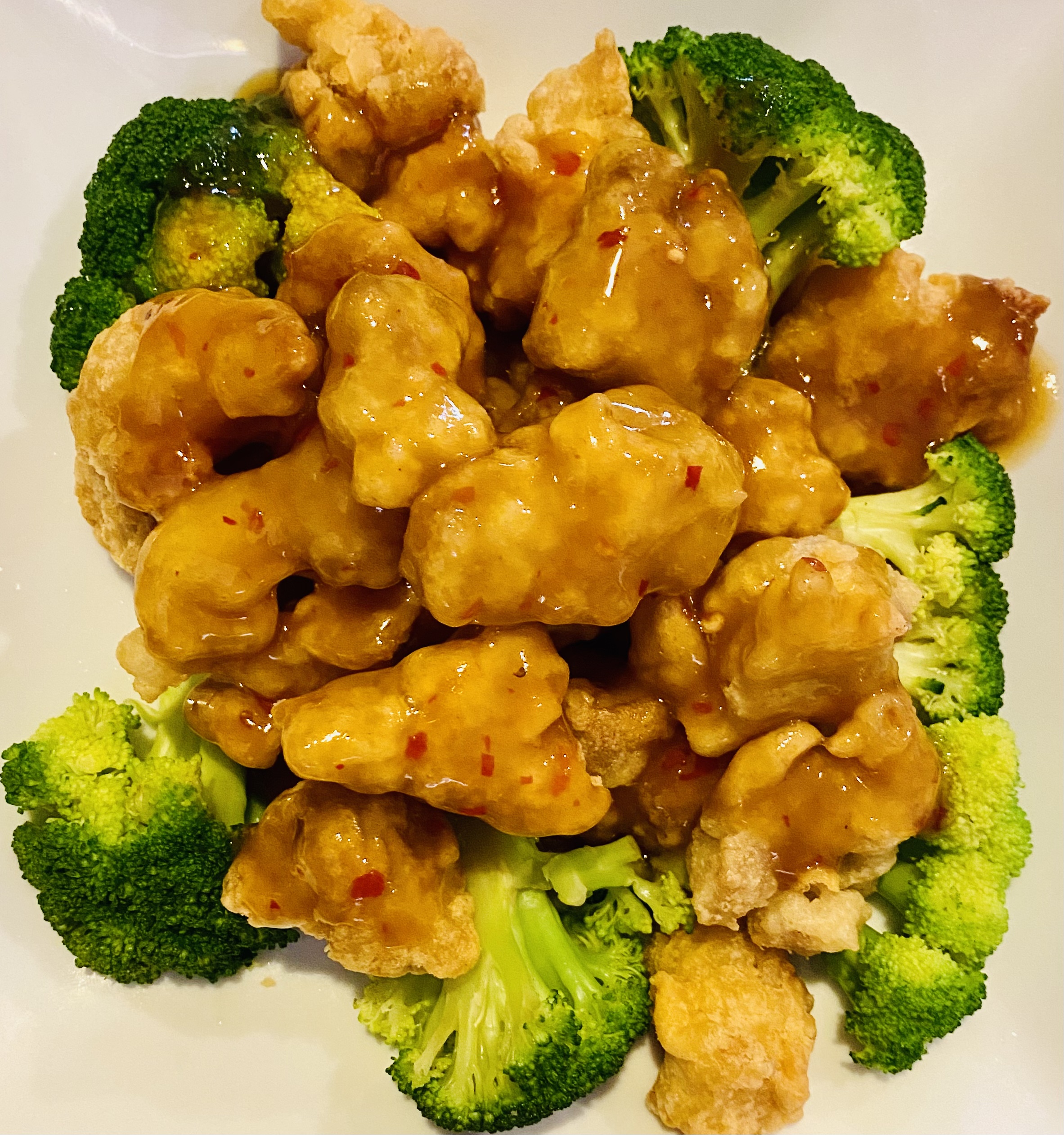 Order 122. General Tso's Chicken food online from Chow's Garden Restaurant store, Millville on bringmethat.com