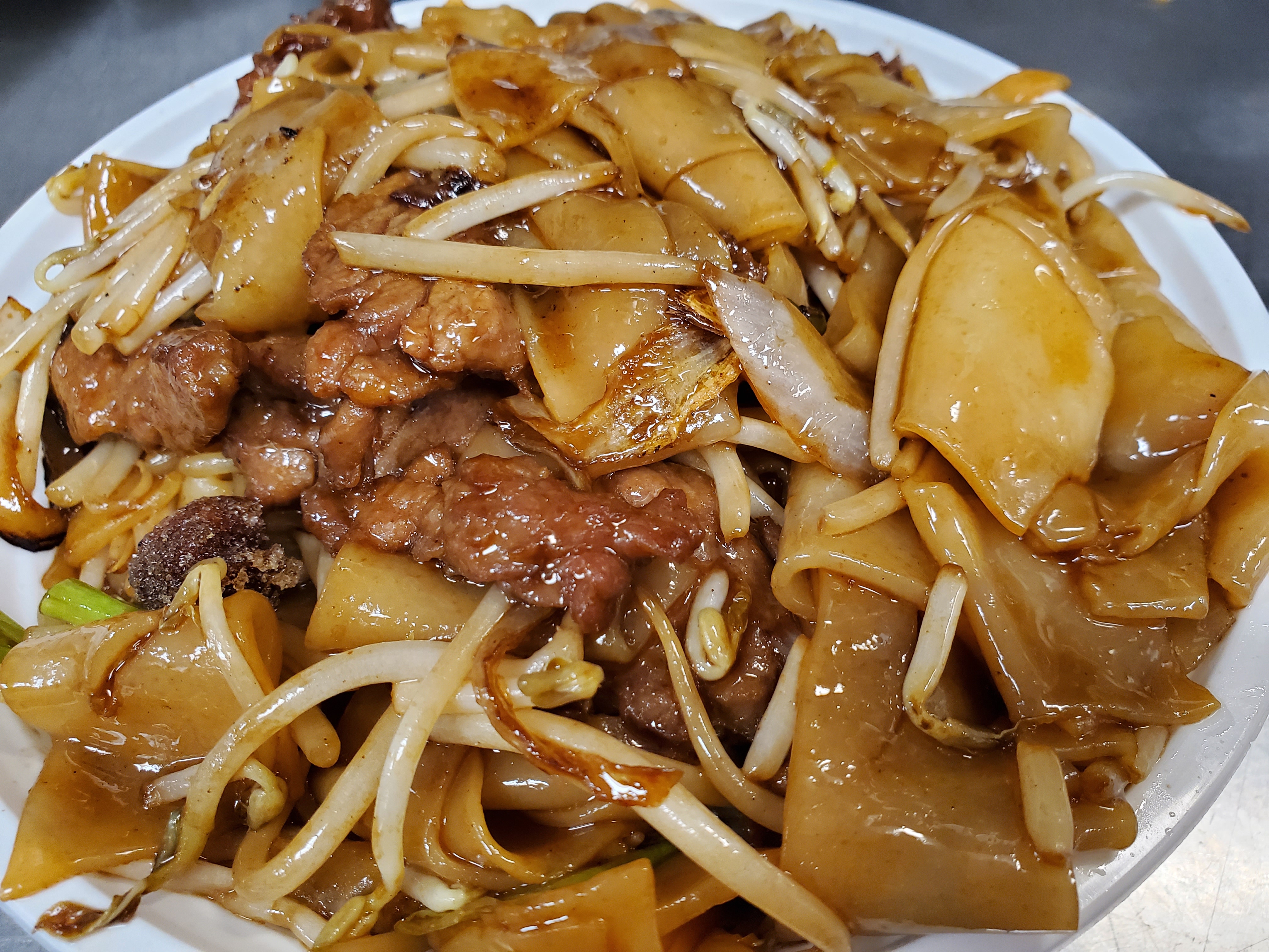 Order Beef Chow Fun food online from New Kellogg Garden store, Jersey City on bringmethat.com