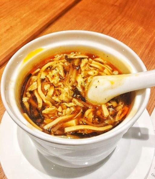 Order Hot and Sour Soup 酸辣汤 food online from Le's Restaurant store, Ames on bringmethat.com