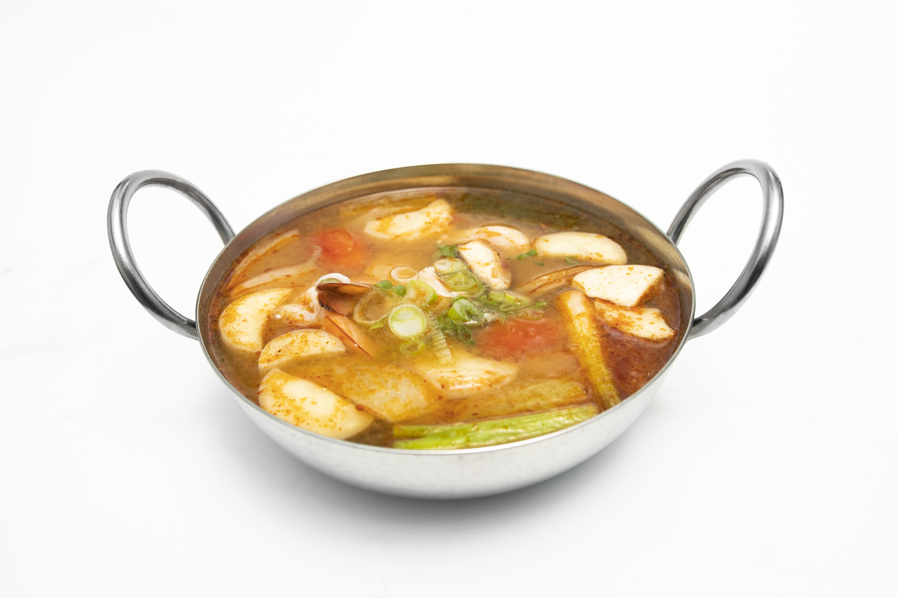 Order B1. Tom Yum Soup food online from SUROSS Thai Bistro store, New York on bringmethat.com