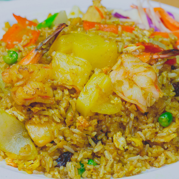 Order F3. Pineapple Fried Rice food online from Mango thai cuisine store, West Newton on bringmethat.com