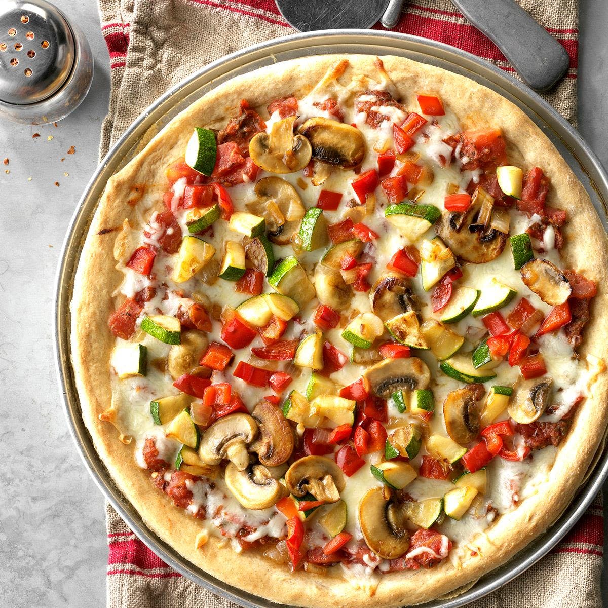 Order Veggie Pizza - Personal 9'' food online from Jack's Place store, Elkhorn on bringmethat.com