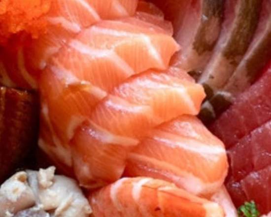 Order Chirashi Bowl food online from Tokai Sushi store, Santa Clarita on bringmethat.com