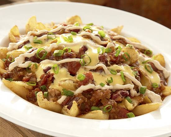 Order Curly Chili Cheese Fries food online from Hooters store, Brunswick on bringmethat.com