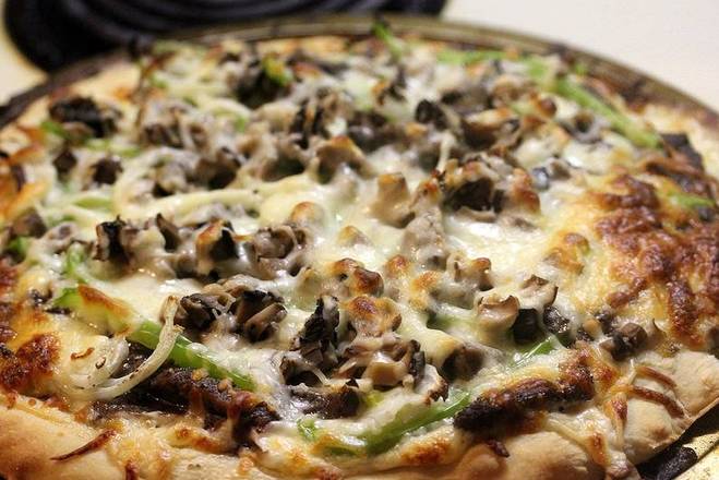 Order Philly Steak Pizza food online from Luigi's New York Giant Pizza store, San Diego on bringmethat.com