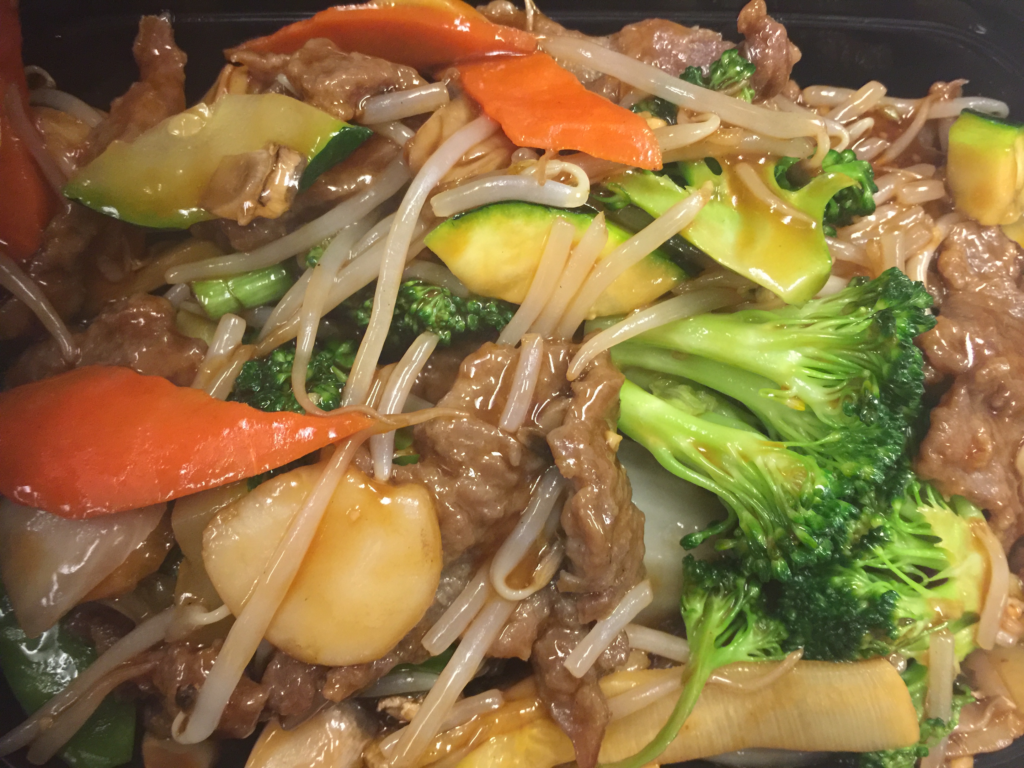 Order Beef Chop Suey food online from Wang Chinese Cuisine store, Cathedral City on bringmethat.com