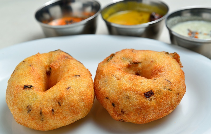 Order Medu vada (4pcs) food online from Chef of India store, Jersey City on bringmethat.com