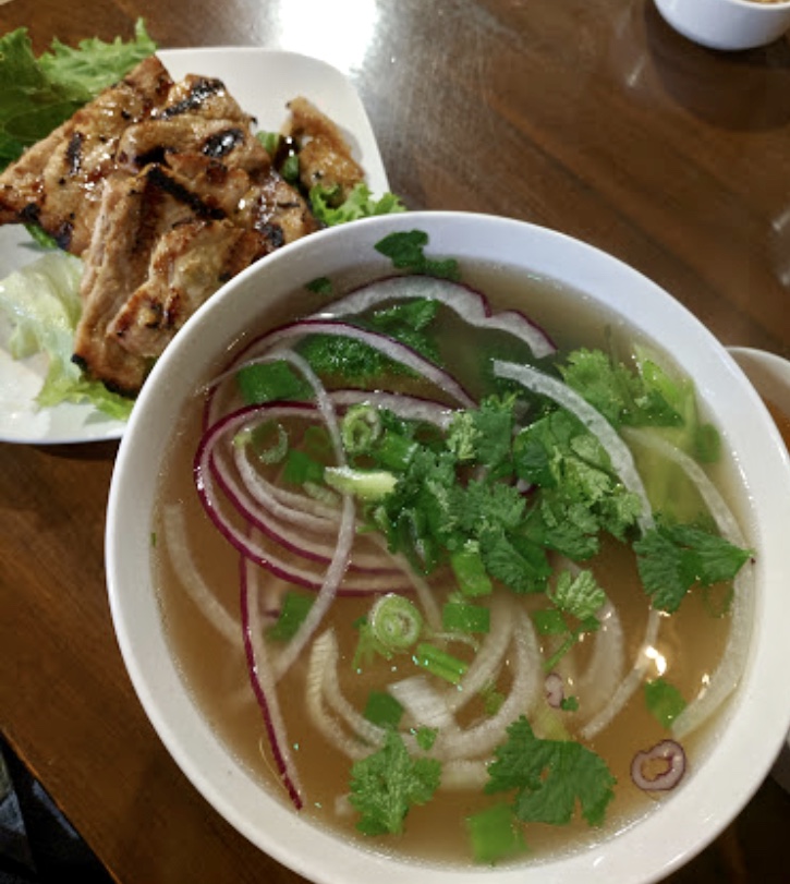 Order Grilled Sliced Pork Noodle Soup (Phở Thịt Nướng) food online from Hello Saigon store, New York on bringmethat.com