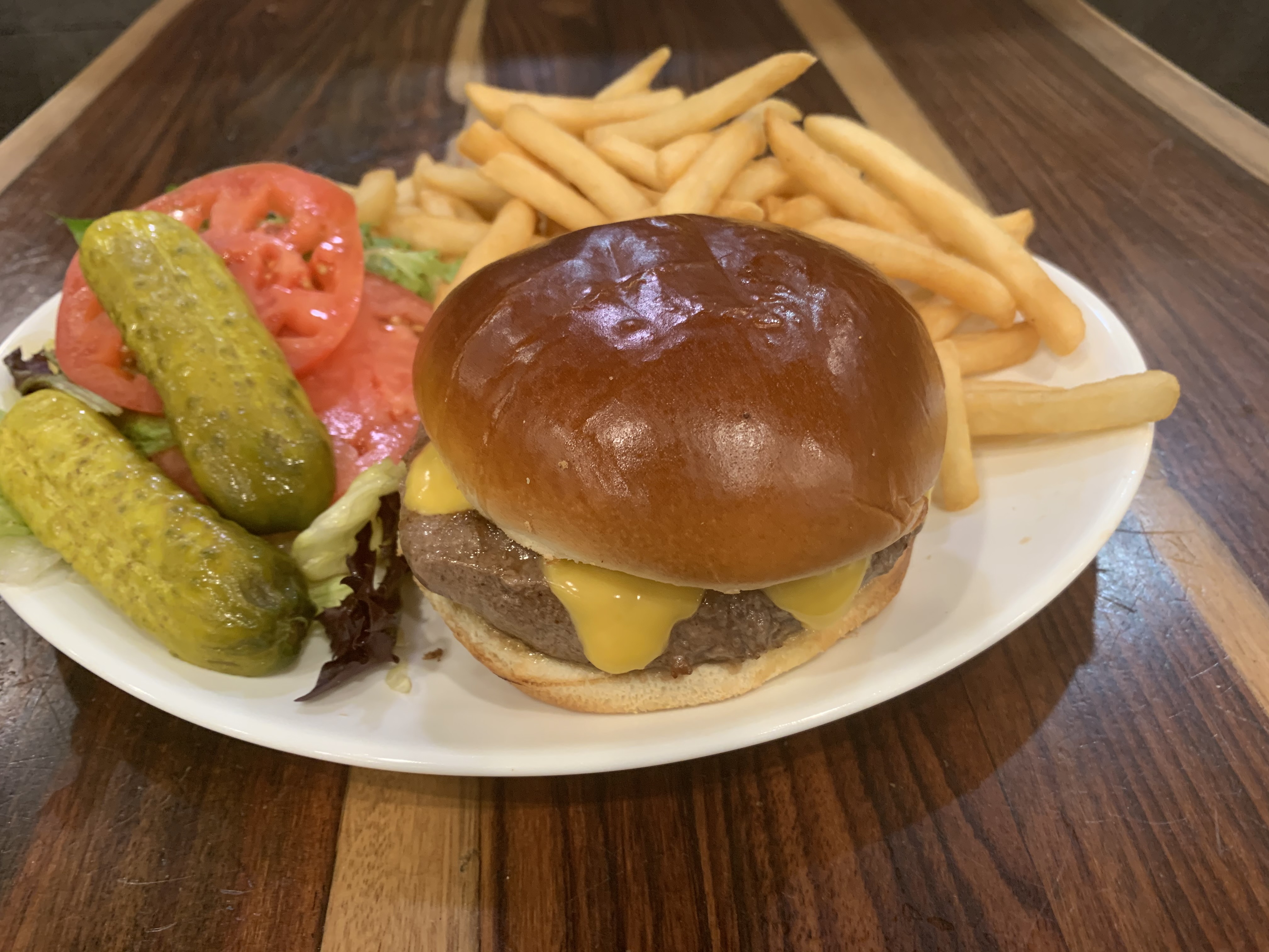 Order SSD Cheeseburger Deluxe food online from Silver Spoon Diner store, Queens on bringmethat.com