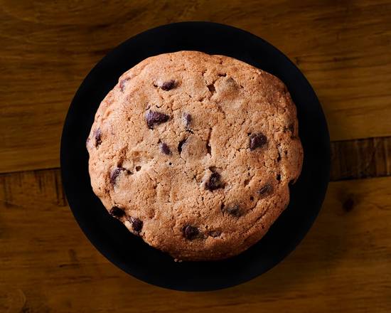 Order Classic Chocolate Chip Cookie food online from Wild Wild Wings store, Southfield on bringmethat.com