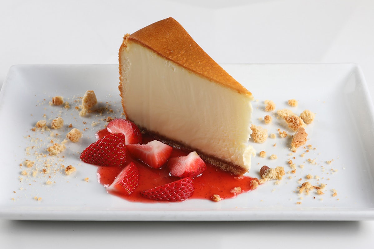 Order NEW YORK STYLE CHEESECAKE food online from Romano's Macaroni Grill store, Akron on bringmethat.com