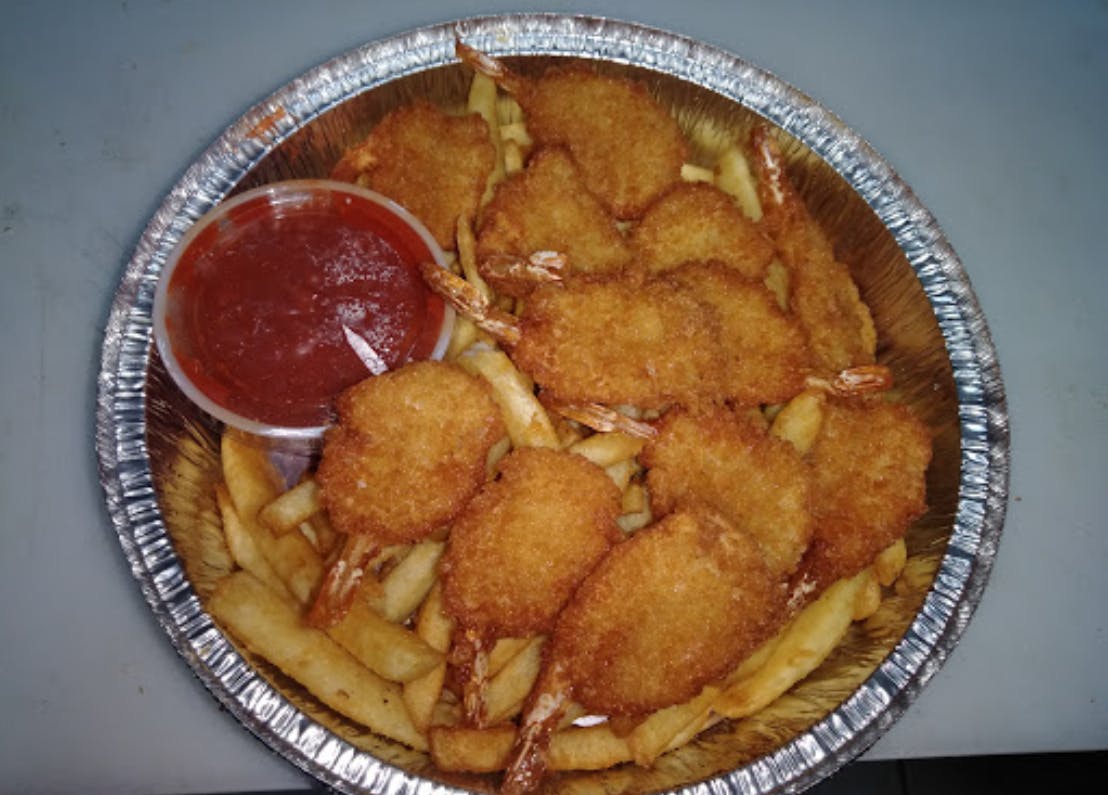 Order Shrimp Basket with French Fries - Appetizer food online from Mama Mia's Pizzeria store, Wilson on bringmethat.com