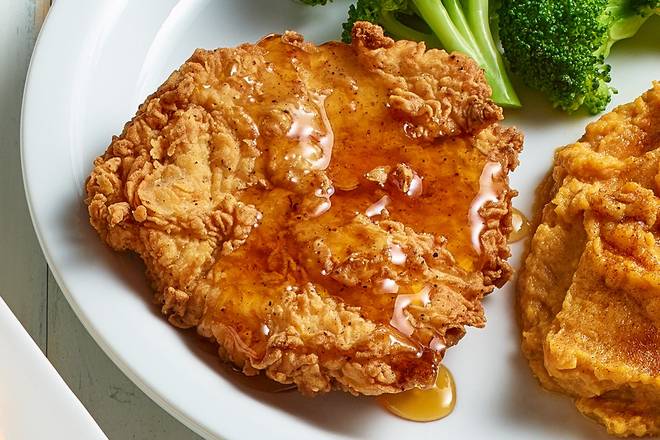 Order Honey-Drizzled Southern Fried Chicken Family-Style Meal food online from O'Charley's store, St. Peters on bringmethat.com