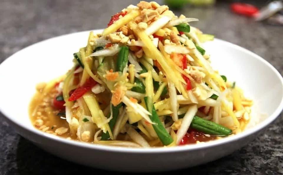 Order Green Papaya Salad food online from Thai Spice Asian Gourmet store, Katy on bringmethat.com