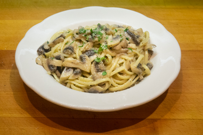 Order 11. Linguine with Mushroom Sauce food online from Pomodoro store, New York on bringmethat.com