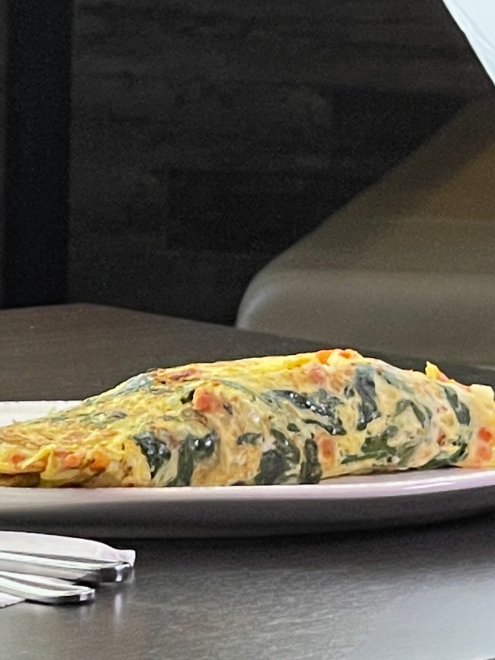 Order Yanna's Omelette food online from Billy Downtown Diner store, Easton on bringmethat.com