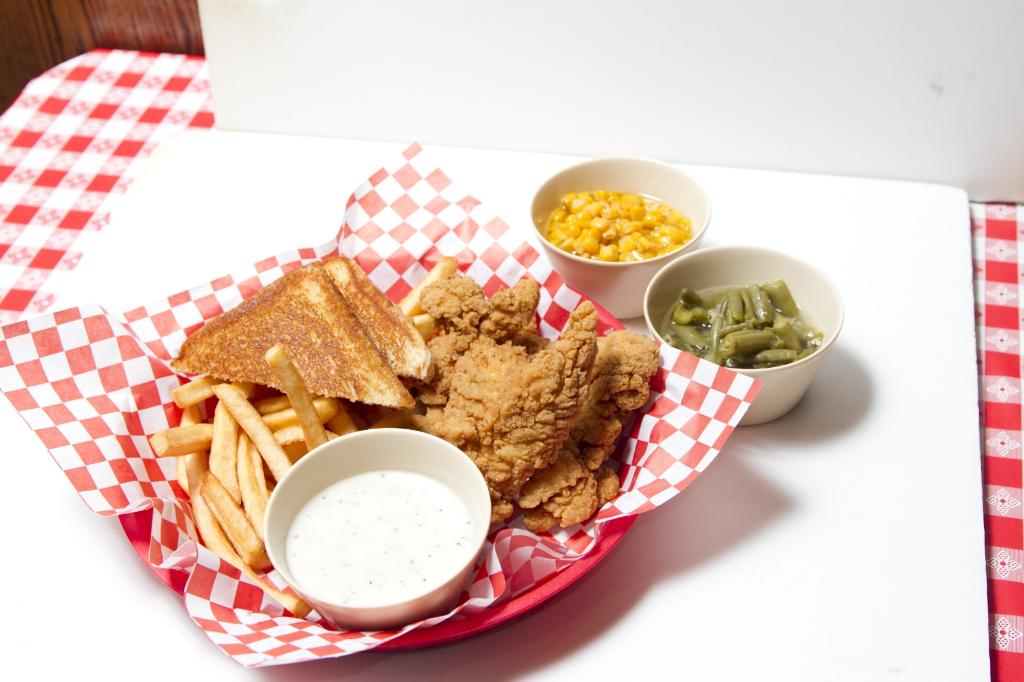 Order 4pc Chicken Fried Chicken Platter food online from Country Burger House store, Mesquite on bringmethat.com
