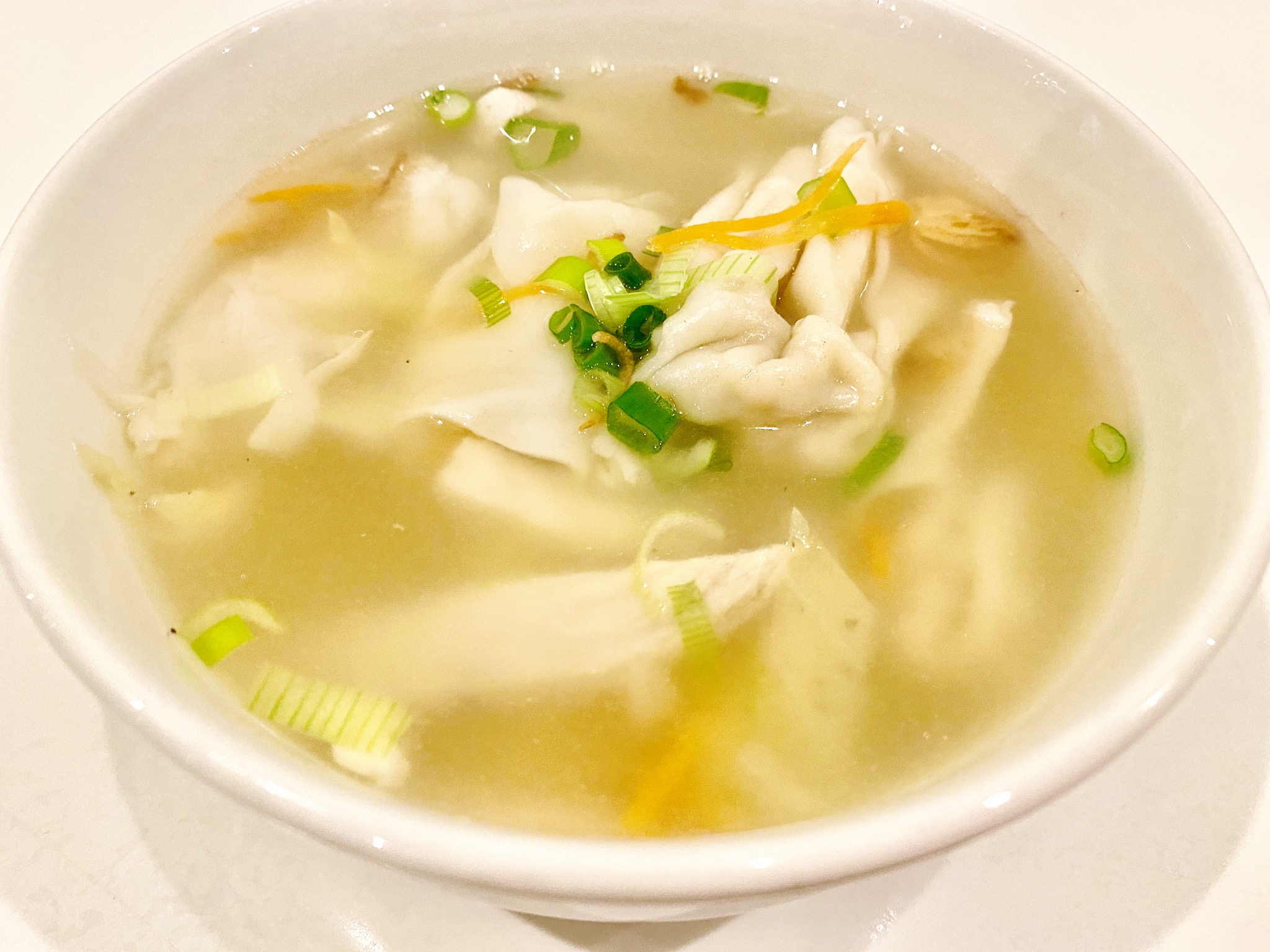 Order Wonton and Chicken Soup food online from Min Min Asian Cafe store, Chicago on bringmethat.com