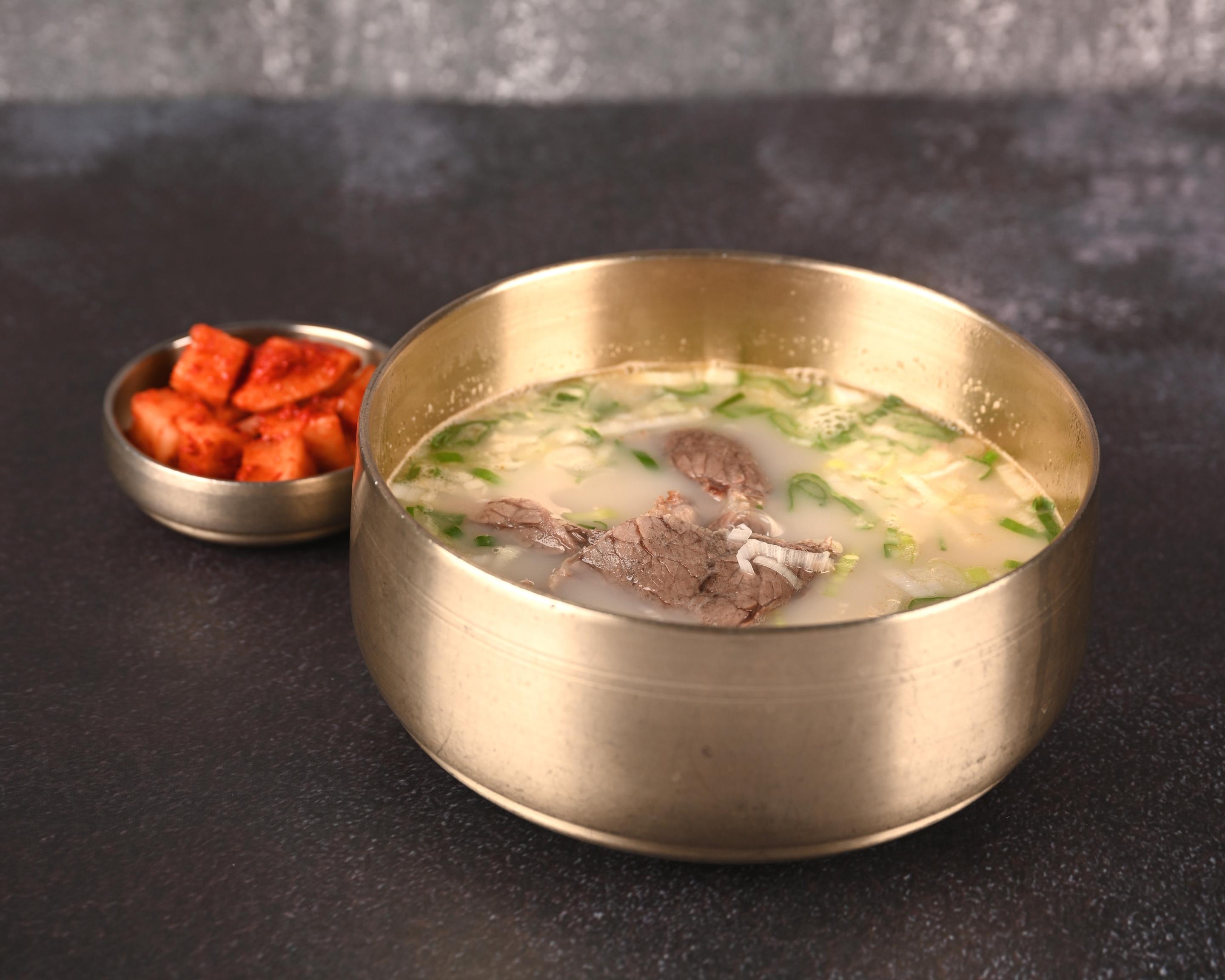 Order Sul Lung Tang Soup Lunch Special food online from Genwa Korean Bbq store, Los Angeles on bringmethat.com