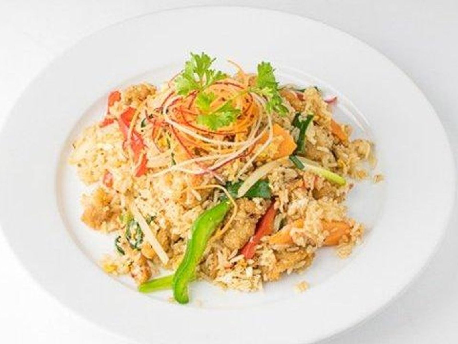 Order GOLDEN CHICKEN FRIED RICE food online from Pinto Urban Thai Diner store, Richardson on bringmethat.com