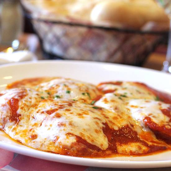Order Baked Cheese Ravioli food online from Mama Theresa Pizzeria Restaurant store, Westbury on bringmethat.com