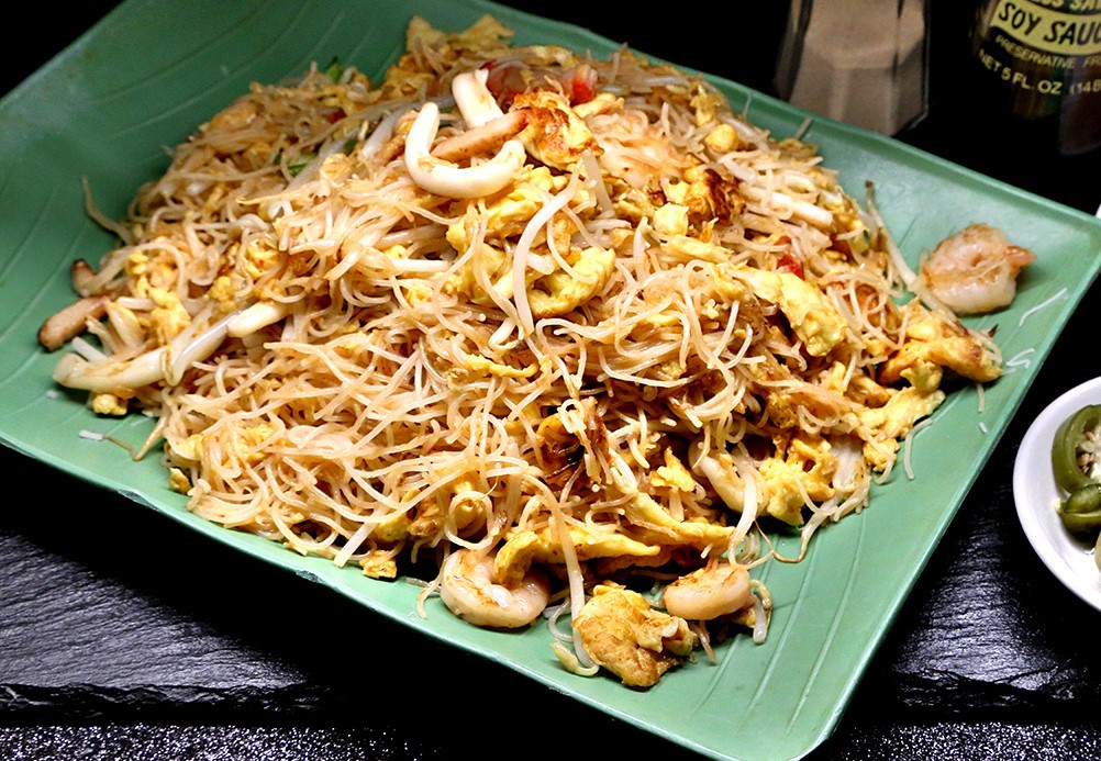 Order N28. Singapore Stir-Fried Rice Noodles food online from Singapore Cafe store, Sugar Land on bringmethat.com