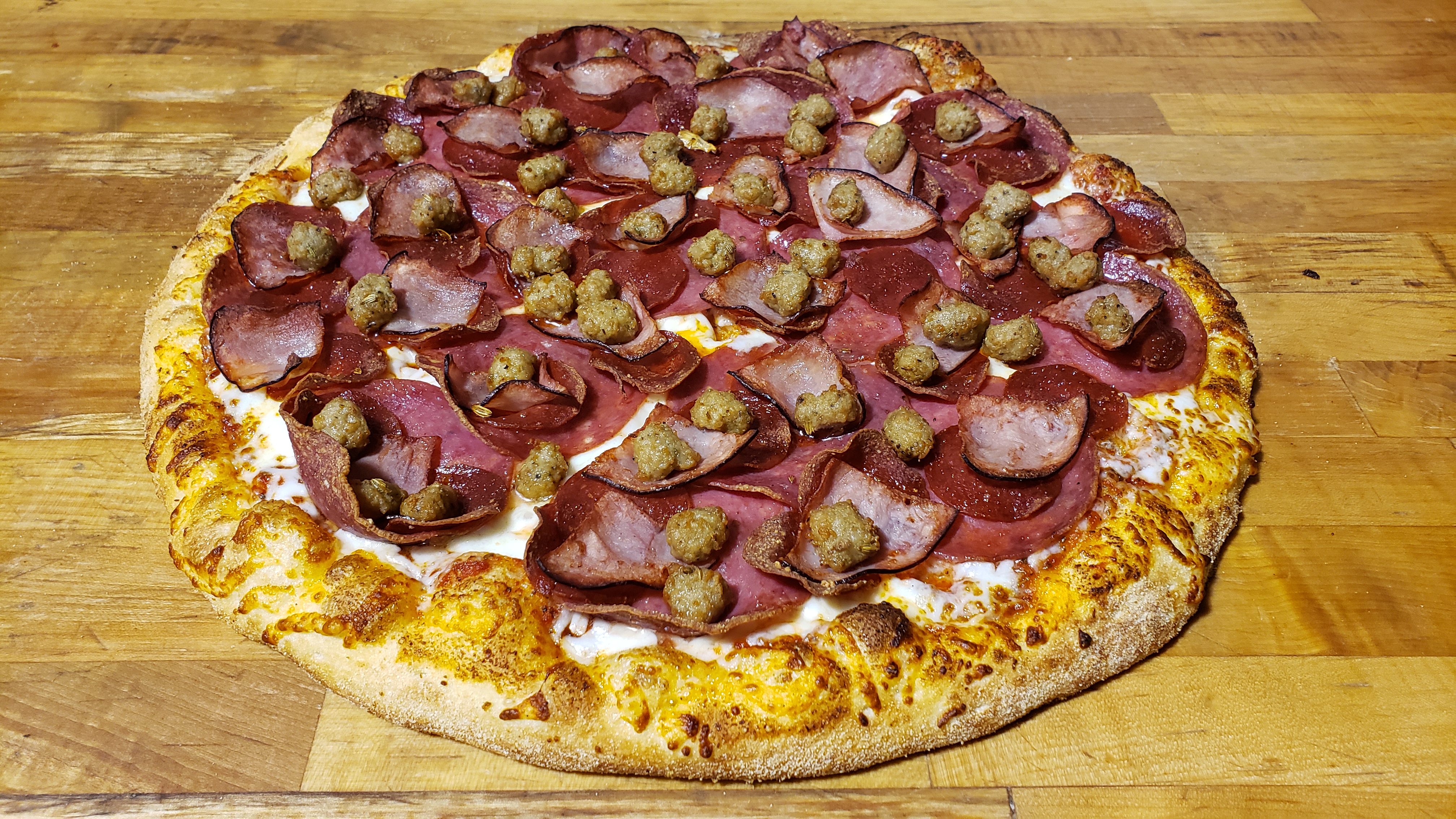 Order Pura Carne (All Meat) food online from La Quinta Pizza store, Redwood City on bringmethat.com