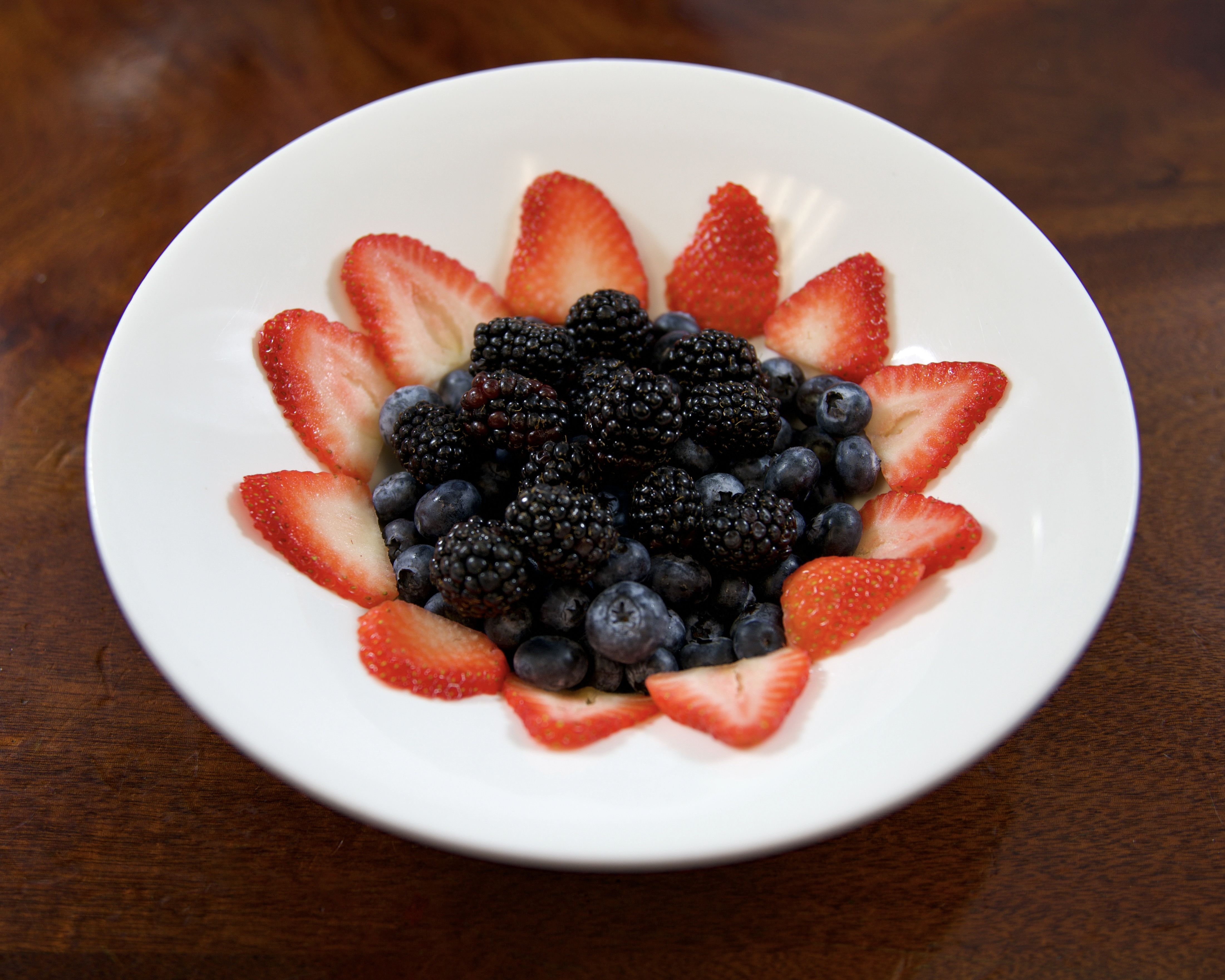 Order Mixed Berries food online from Pershing Square Cafe store, New York on bringmethat.com