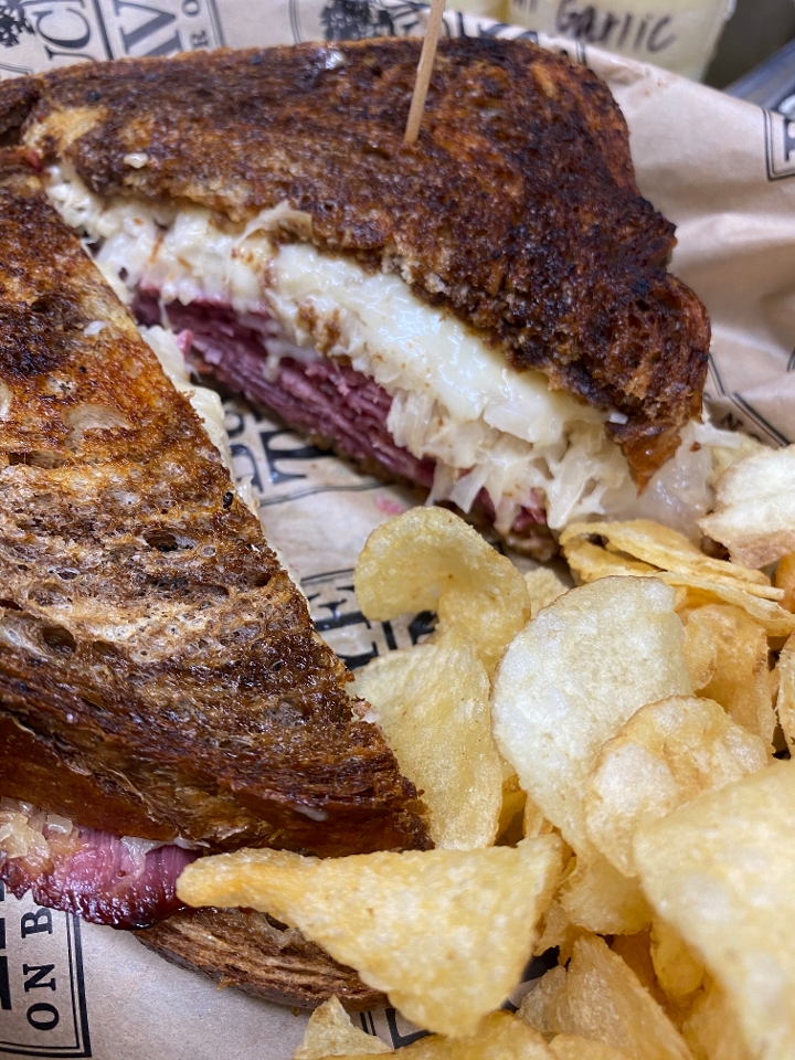 Order Classic Reuben food online from Buckeye Tavern store, Macungie on bringmethat.com