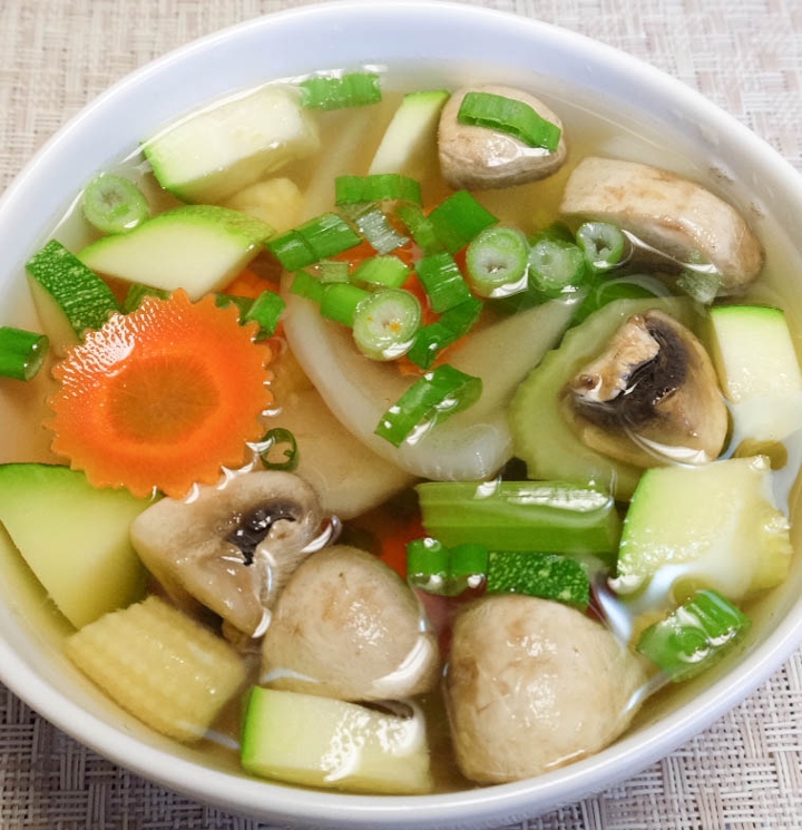Order Silver Soup food online from Giggling rice thai togo store, Brookline on bringmethat.com