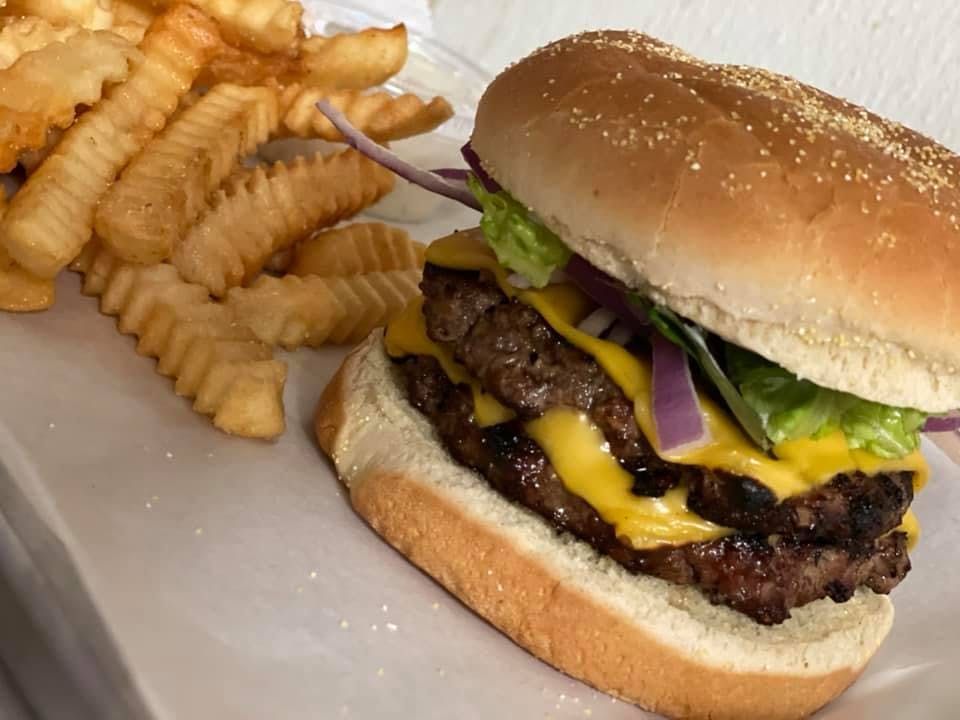 Order Double Cheeseburger - Regular food online from Joes Pizza store, Chicago on bringmethat.com