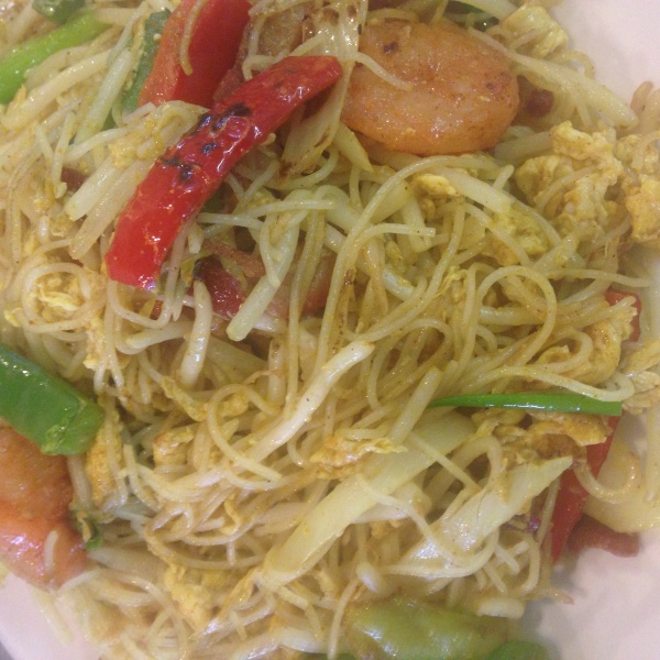Order Singapore Style Rice Noodle food online from Chang's kitchen store, San Francisco on bringmethat.com