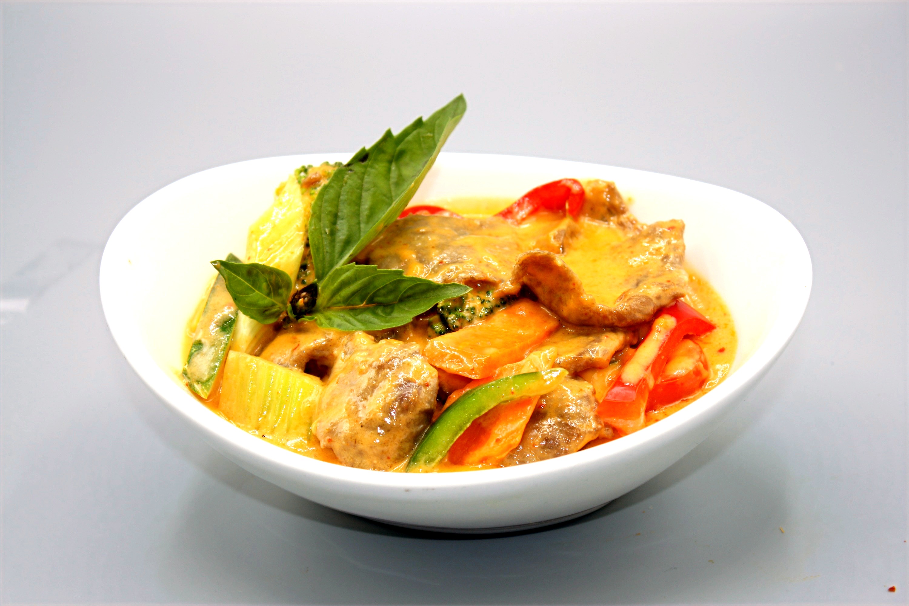 Order Panang Curry Beef food online from Chau's cafe store, Ashburn on bringmethat.com