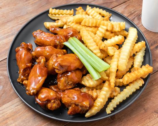 Order Wing Combos food online from Good Family Eatz store, College Park on bringmethat.com