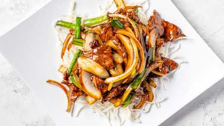 Order 70. Mongolian Beef food online from Wang & King Asian Cafe store, Charlotte on bringmethat.com