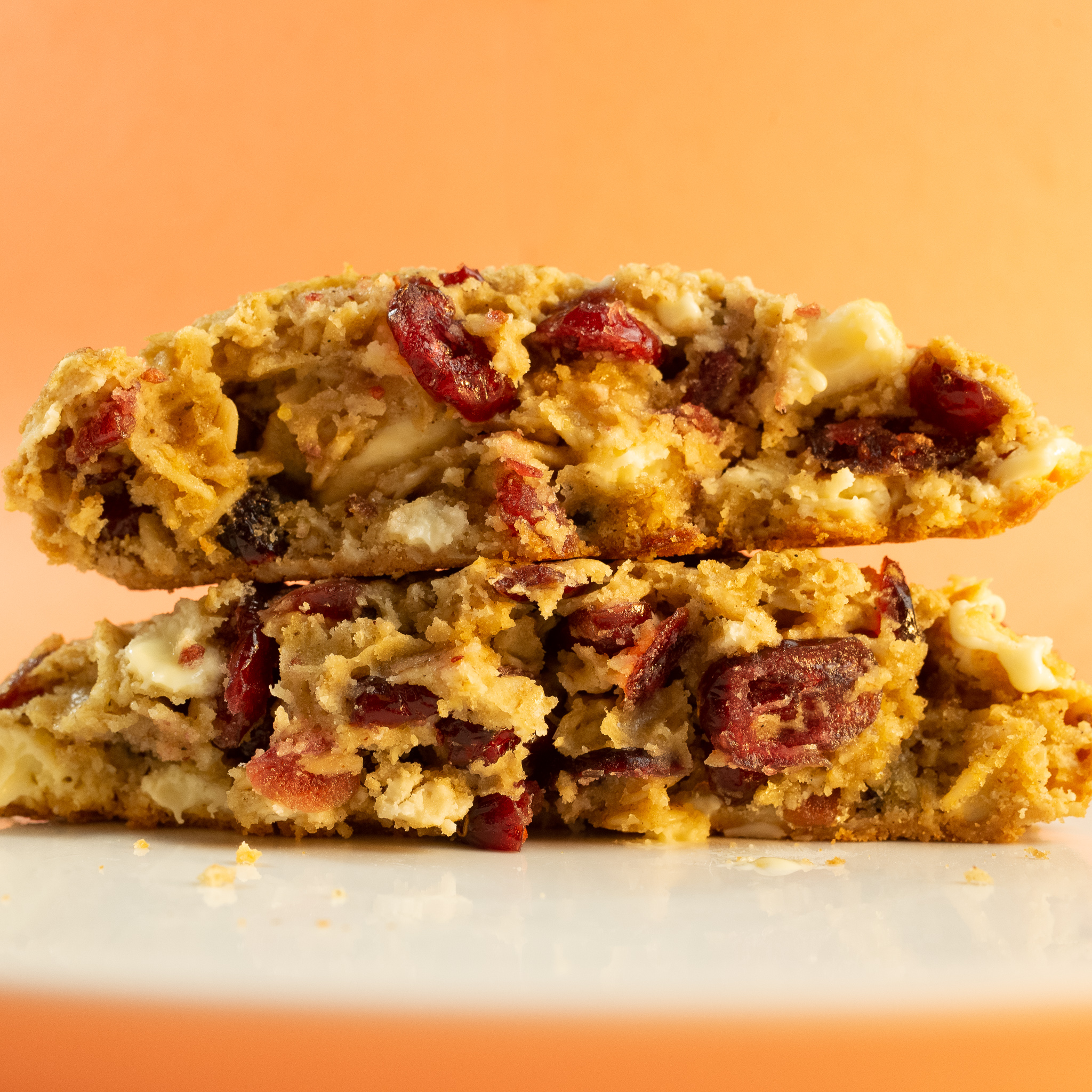 Order Oatmeal Cranberry White Chocolate Chunk Cookie food online from The Big Cookie Company store, Ridgefield on bringmethat.com
