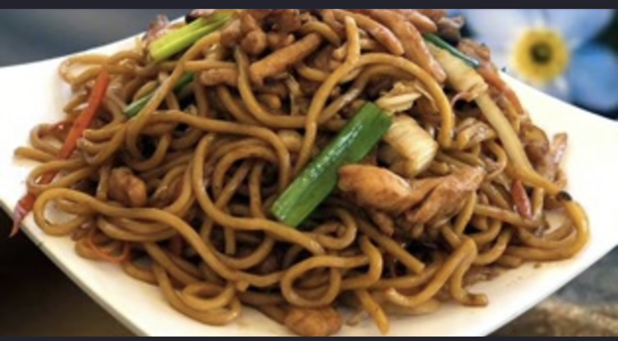 Order 113. Chicken Lo Mein  food online from Peking City store, Katonah on bringmethat.com